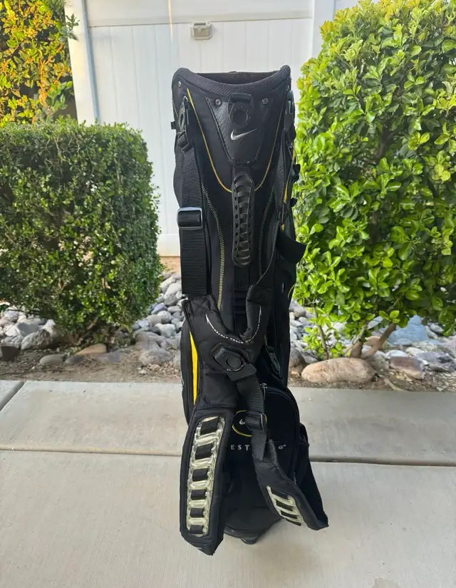 Nike LIVESTRONG Golf stand bag in Golf in Belleville - Image 10