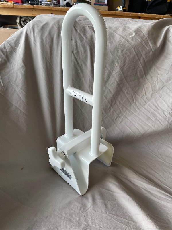 Grab bar, clamps to edge of tub with twist of knob Health & Special Needs Kamloops Kijiji