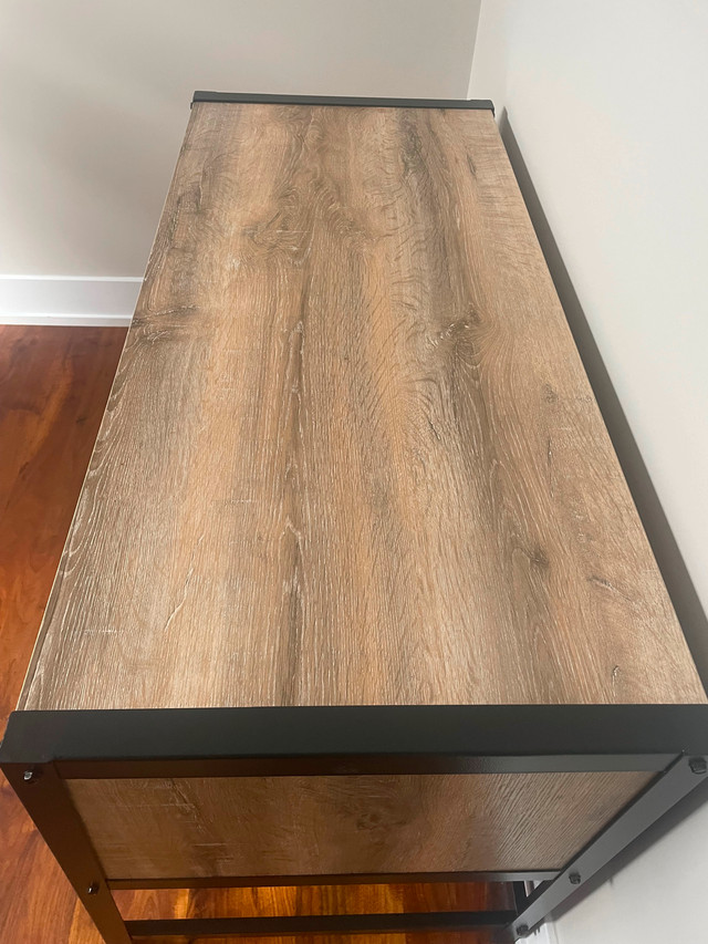 sturdy desk with drawer in Desks in Ottawa - Image 2