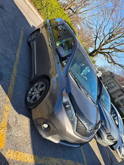 Toyota sienna se 2014 8 place 195k capable facilement au-delà de 400k entretenu ultra bien mais sale...