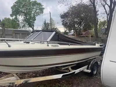 19.5 foot panther runs great has 4 cylinder mercruser