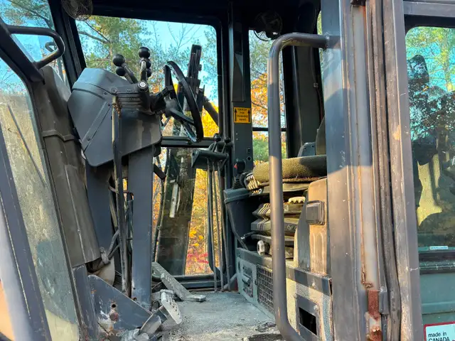 2001 Champion 720A Motor Grader | Heavy Equipment | Pembroke | Free ...