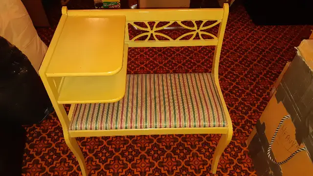 "HALLWAY CHAIR with WRITING TABLE" - in Excellent Condition! in Arts & Collectibles in Winnipeg - Image 2