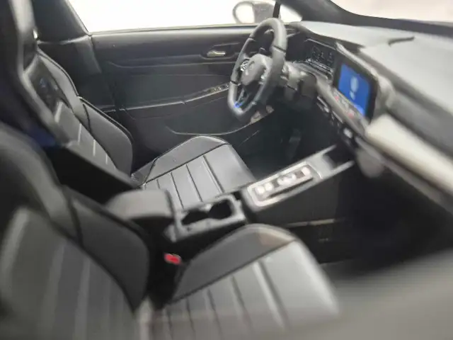VW Volkswagen Golf R MKVIII Blue 1:18 Resin Ottomobile Rare in Arts & Collectibles in Markham / York Region - Image 9