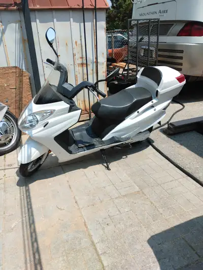 Sorry no brand on this one great condition plus upgraded to 5 -12v Batteries for extended distance....