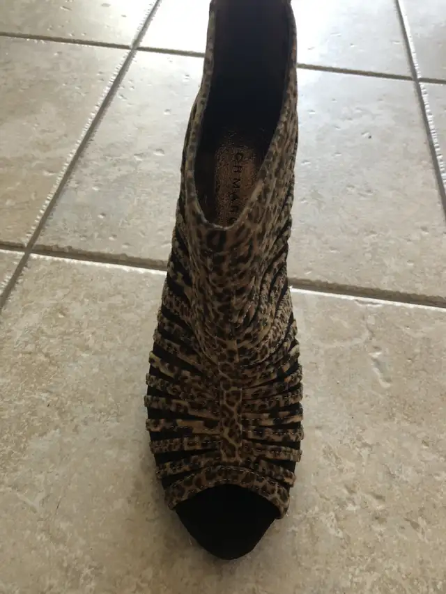 High heel boots, size 9, brand new. in Women's - Shoes in St. Albert - Image 3