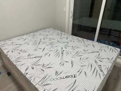 Extra firm Queen size Mattress - likely new, View more