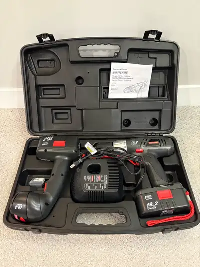 This is a used Craftsman 19.2-Volt Cordless Drill and Work Light Kit, a versatile set for various ta...