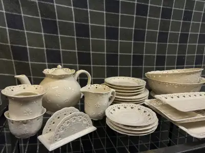 Fine Porcelain 40 Piece Dish Set, View more