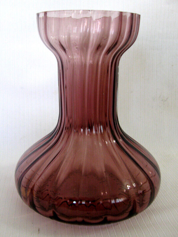 PETIT VASE AMETHYSTE MID CENTURY MODERN AMETHYST VASE dans Art et objets de collection  à Ouest de l’Île - Image 2