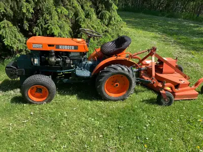 Kubota tractor B6000E diesel manual transmission PTO back 3 spits. Front shaft for other attachments...