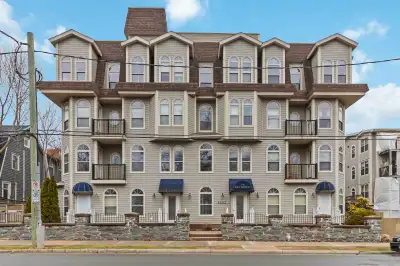 5523 Inglis St #501, Halifax, NS PropertyGuys Sign # 290109 FOR FULL DETAILS: please visit site and...