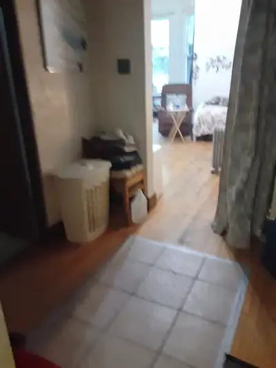 Grande chambre à louée 475.00/ mois chauffe éclairée wifi fourni