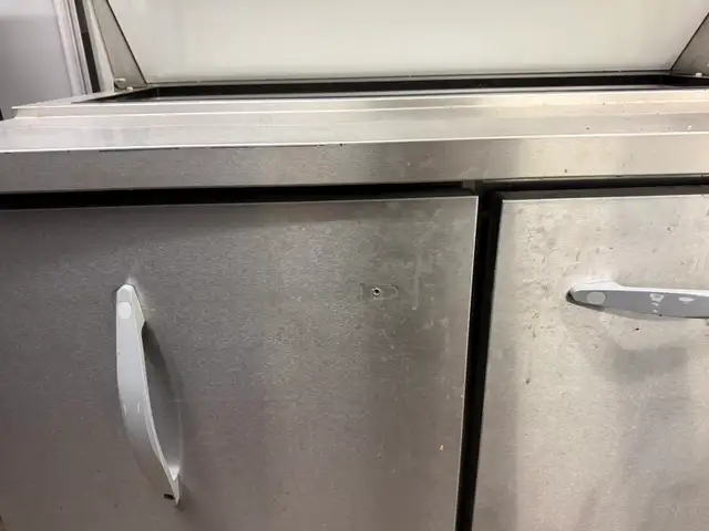 Ikon Sandwich Prep Table in Refrigerators in Thunder Bay - Image 3
