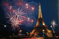 Photograph of Eiffel Tower on canvas / Tour Eiffel