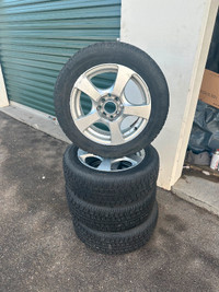 Like new 175/65R15 toyo snow tires 4x100    & 4x108 rims  tpms