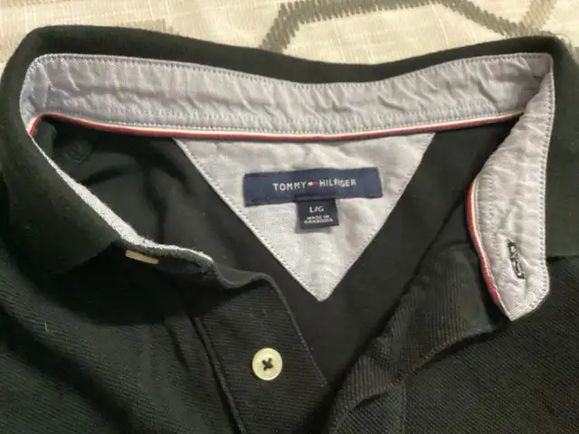 Tommy Hilfiger Polo Shirt - Men’s size L in Men's in Oshawa / Durham Region - Image 4