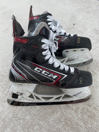 CCM Jetspeed  FT 490 with top of the line steel size 4.5 D