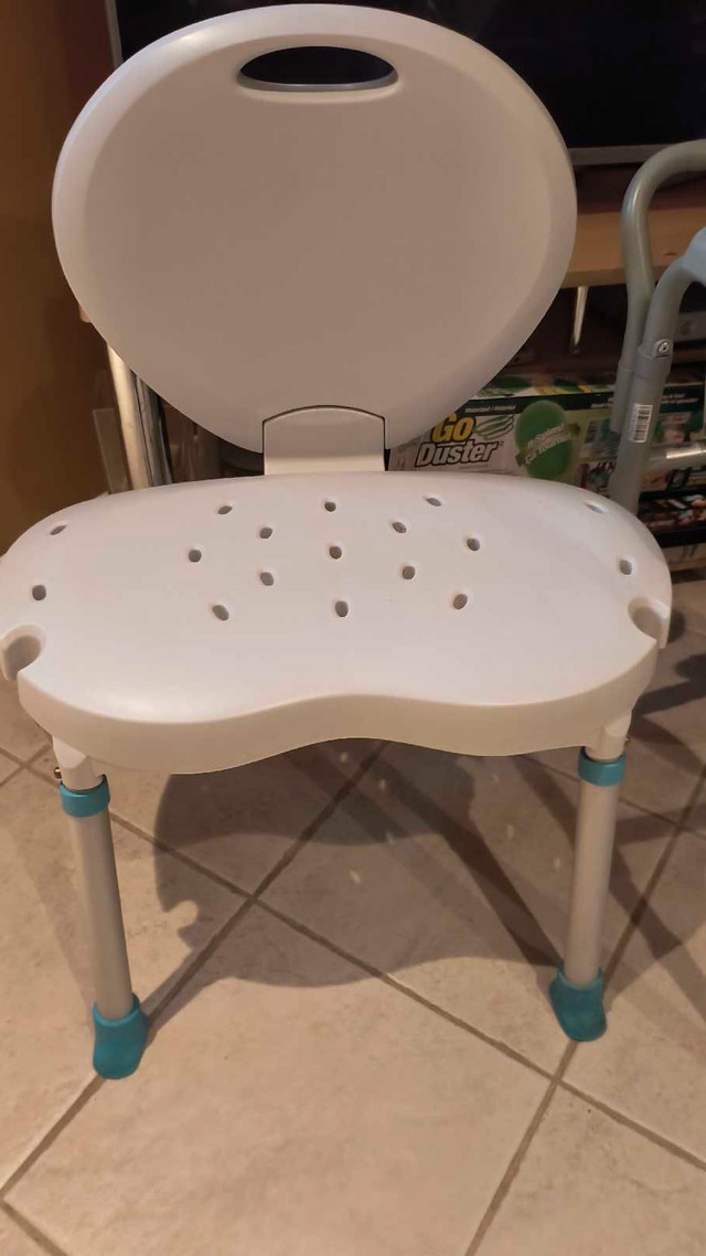 chaise de bain dans Santé et besoins spéciaux  à Laval/Rive Nord