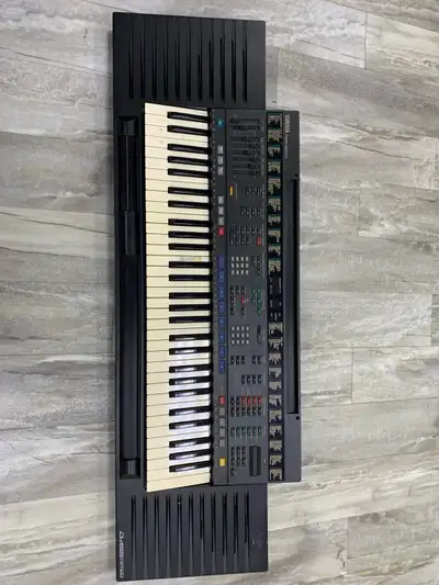 Yamaha PSR-4500 Vintage Synthesizer Keyboard, View more