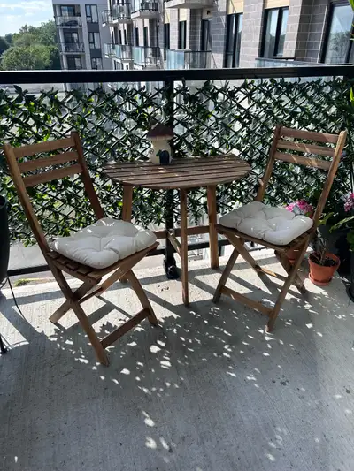 table et chaises (avec coussins) pour petit balcon ou pat (IKEA), View more