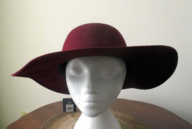 Woman’s New  Felt Burgundy Wide Brim Hat One Size in Women's - Other in City of Toronto