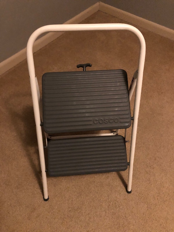 Cosco Step ladder, step stool Ladders & Scaffolding London Kijiji