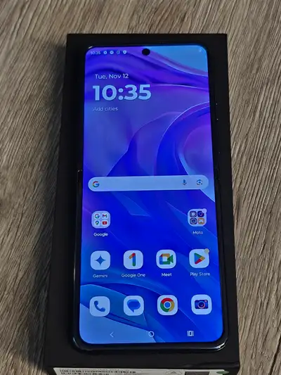Blue Motorola Razr+ 2024 256GB, View more