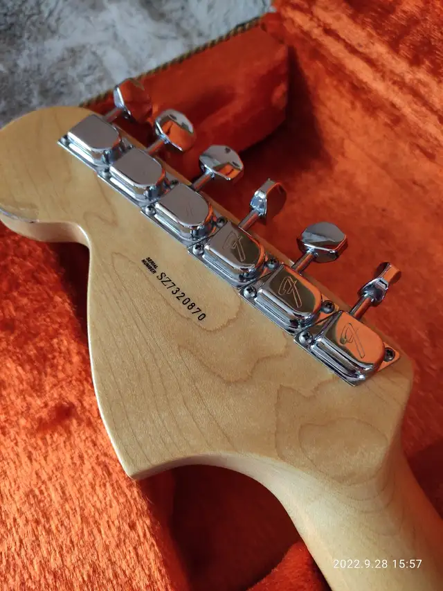 2007 Fender Yngwie Malmsteen Stratocaster for sale or trade in Guitars in Mississauga / Peel Region - Image 7