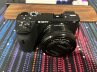 Sony a6600 w/ Kit lens. Less than 4000 shutter count 