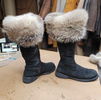 La CANADIENNE sheepskin boots size 10M