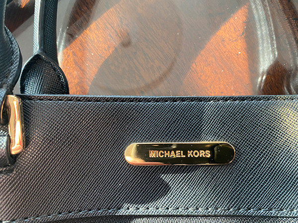 sac à main Michael Kors / hand bag Michael Kors dans Femmes - Sacs et portefeuilles  à Laval/Rive Nord - Image 4