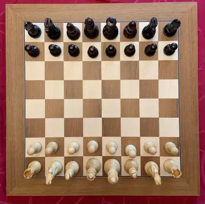 BRAND NEW pieces and chess board Old Classic Staunton chess set carved from ROSEWOOD and BOXWOOD. Th...