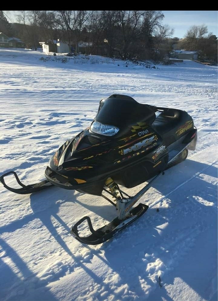1999 MXZ 700 Snowmobiles Regina Kijiji