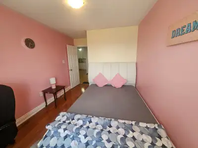 Furnished 1 Private Bedroom – Midtown East |  10 Mins to DT
