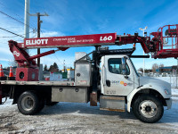 Crane Truck Elliott L60R High Reach - 1 owner low KM/hours