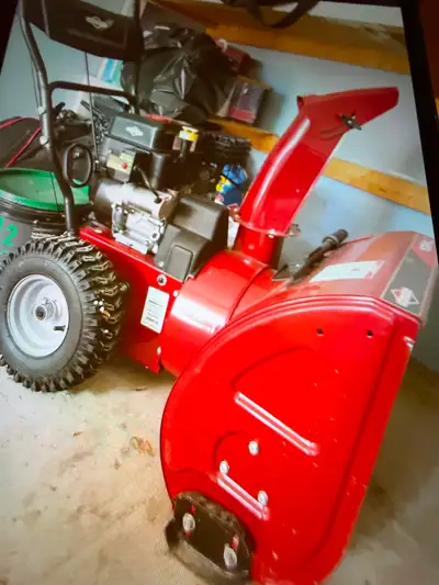 Briggs & Stratton 1024LD 24" Dual-Stage Snow Blower - Like New, View more