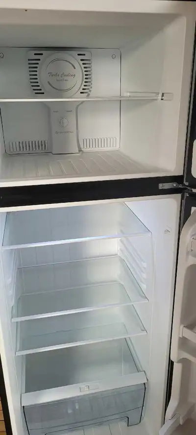 réfrigérateur Galanz modèle GLR12TS5F , View more