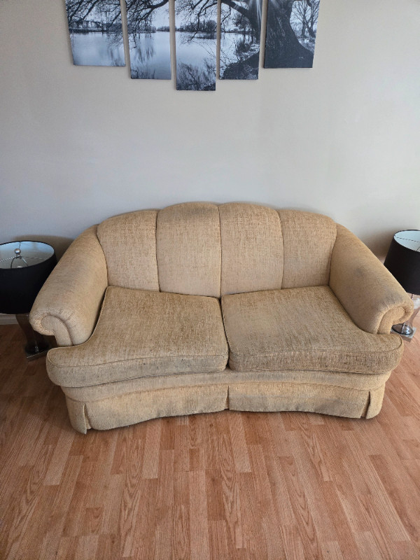 Free lovesaet and chair in Free Stuff in Vernon