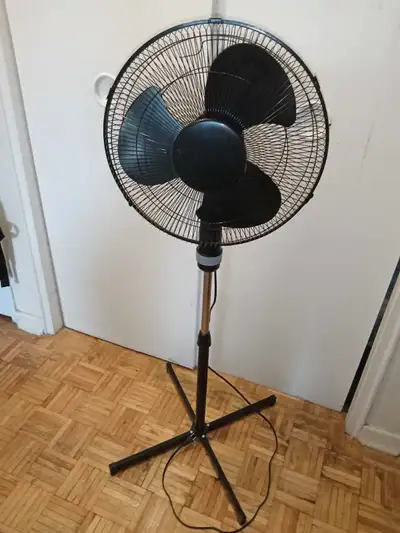 12 inch stand fan, 3 speed, oscilate