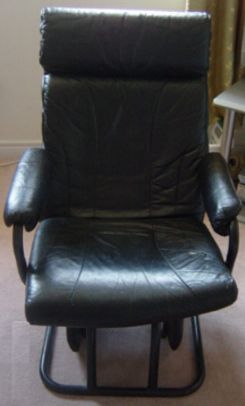 Glide Rocking chair in Chairs & Recliners in Markham / York Region