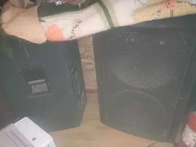 These Yorkville Unity 15P professional speakers deliver powerful, clear sound for any audio setup. I...