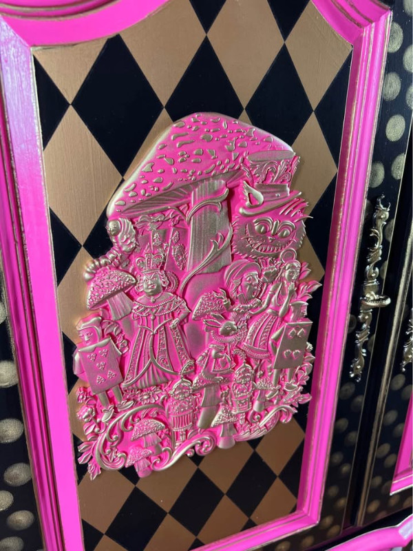 Alice In Wonderland Wardrobe in Dressers & Wardrobes in Edmonton - Image 3