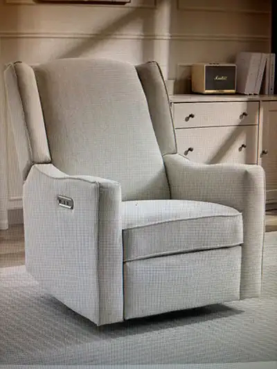 PLEASE SEE OTHER BABY and NURSERY ITEMS ON KIJIJI Just go to the top right Where the baby cartoon pi...