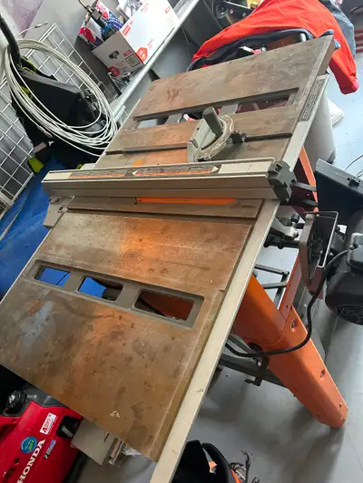 Mostly sits in my garage. Like new. Works perfectly Want out of my garage