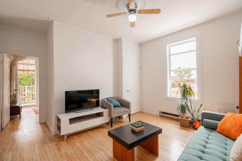Grand et lumnieux appartement à Verdun Locations temporaires Ville