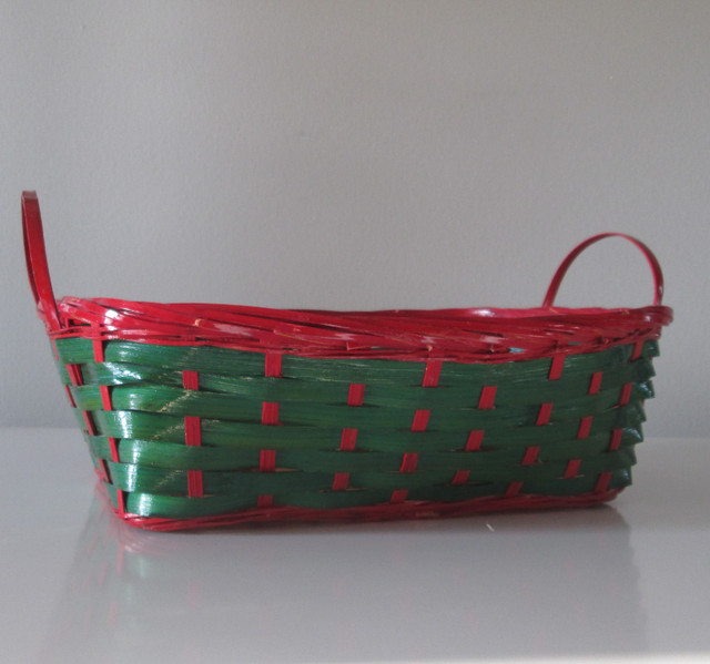 Christmas Basket with Handles-Green and Red in Holiday, Event & Seasonal in London - Image 3