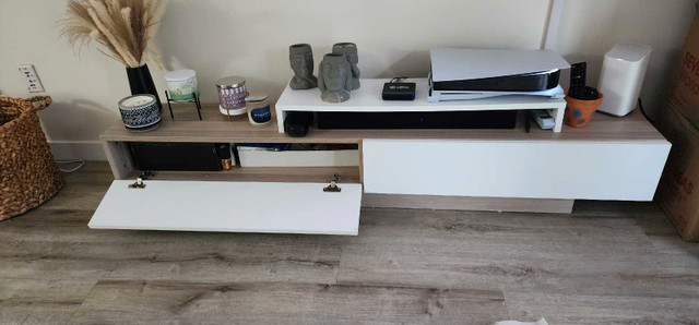 Wayfair TV Stand and floating Shelves in TV Tables & Entertainment Units in Burnaby/New Westminster - Image 3