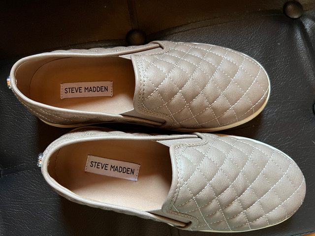 Chaussure Steve Madden dans Femmes - Chaussures  à Ouest de l’Île - Image 2