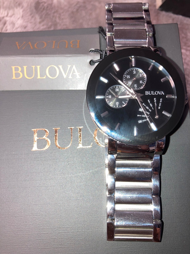 Bulova futuro silver and gold day date watch in Jewellery & Watches in Mississauga / Peel Region - Image 2